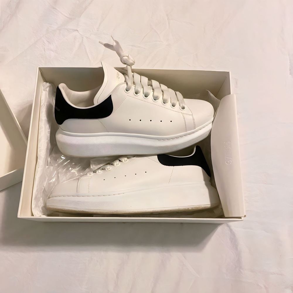 Alexander McQueen size 39.5